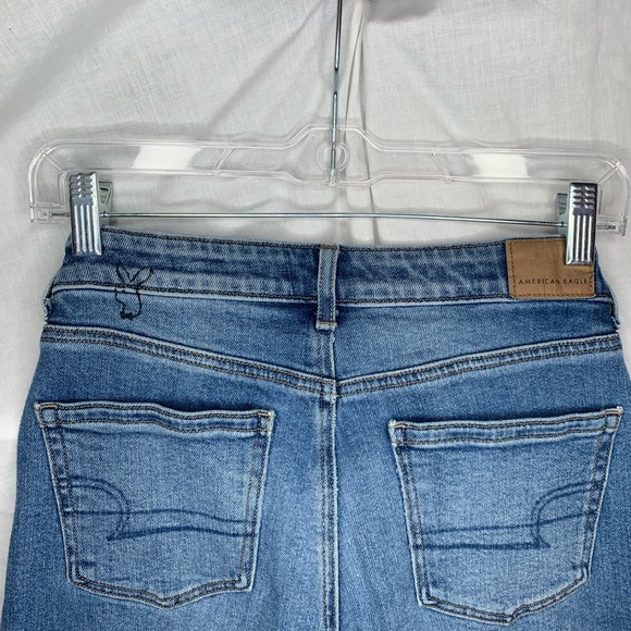 American Eagle stretch mom jeans butterfly stencil jeans size 0 - Picture 3 of 12